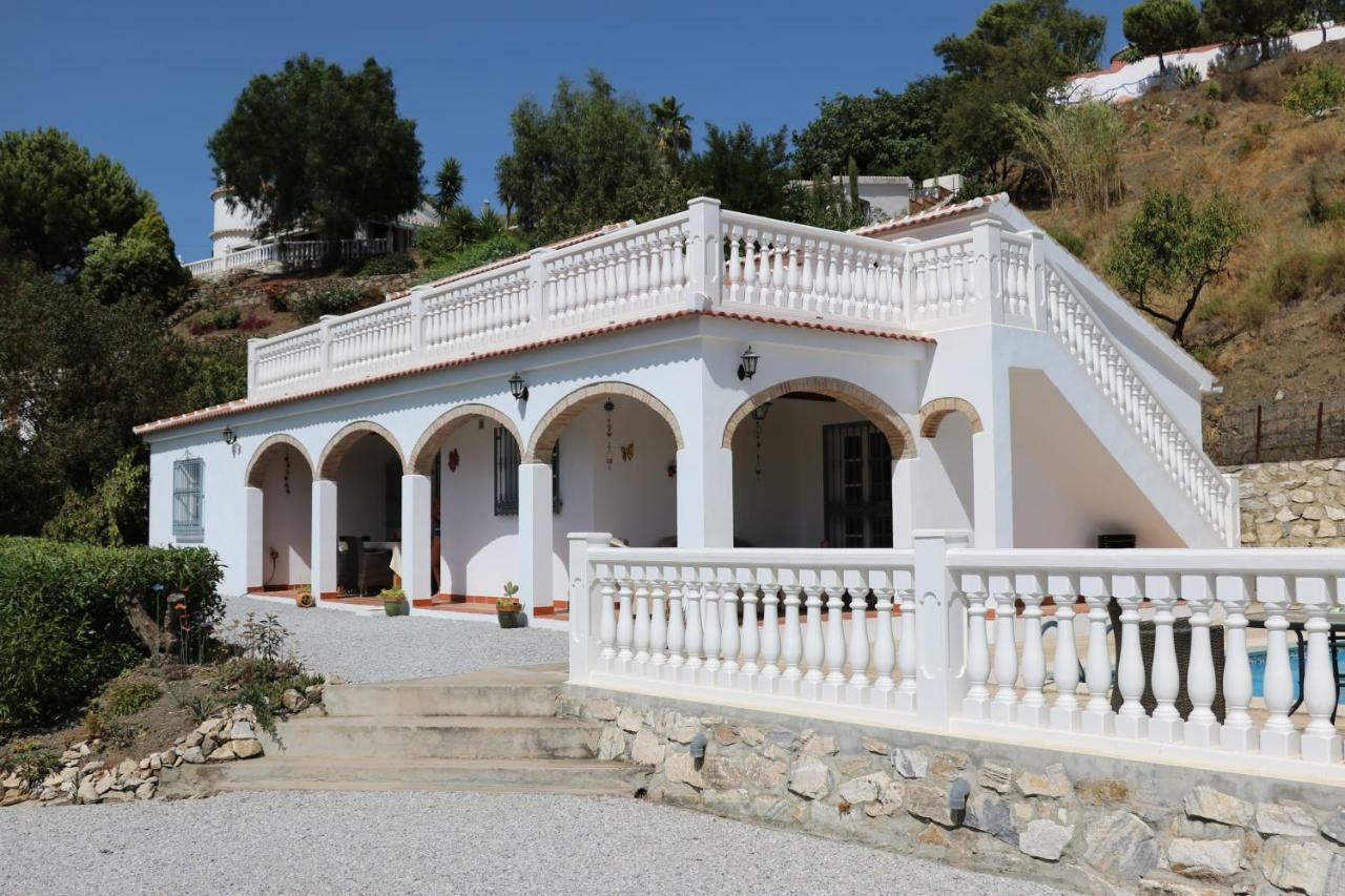 Casa Los Almendros Canillas de Albaida Luaran gambar